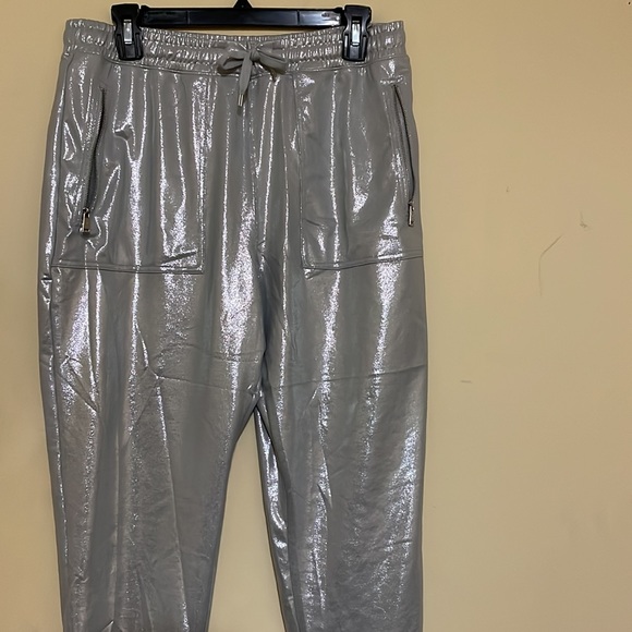 Ralph Lauren Luxury Jogger Pants - Picture 3 of 6